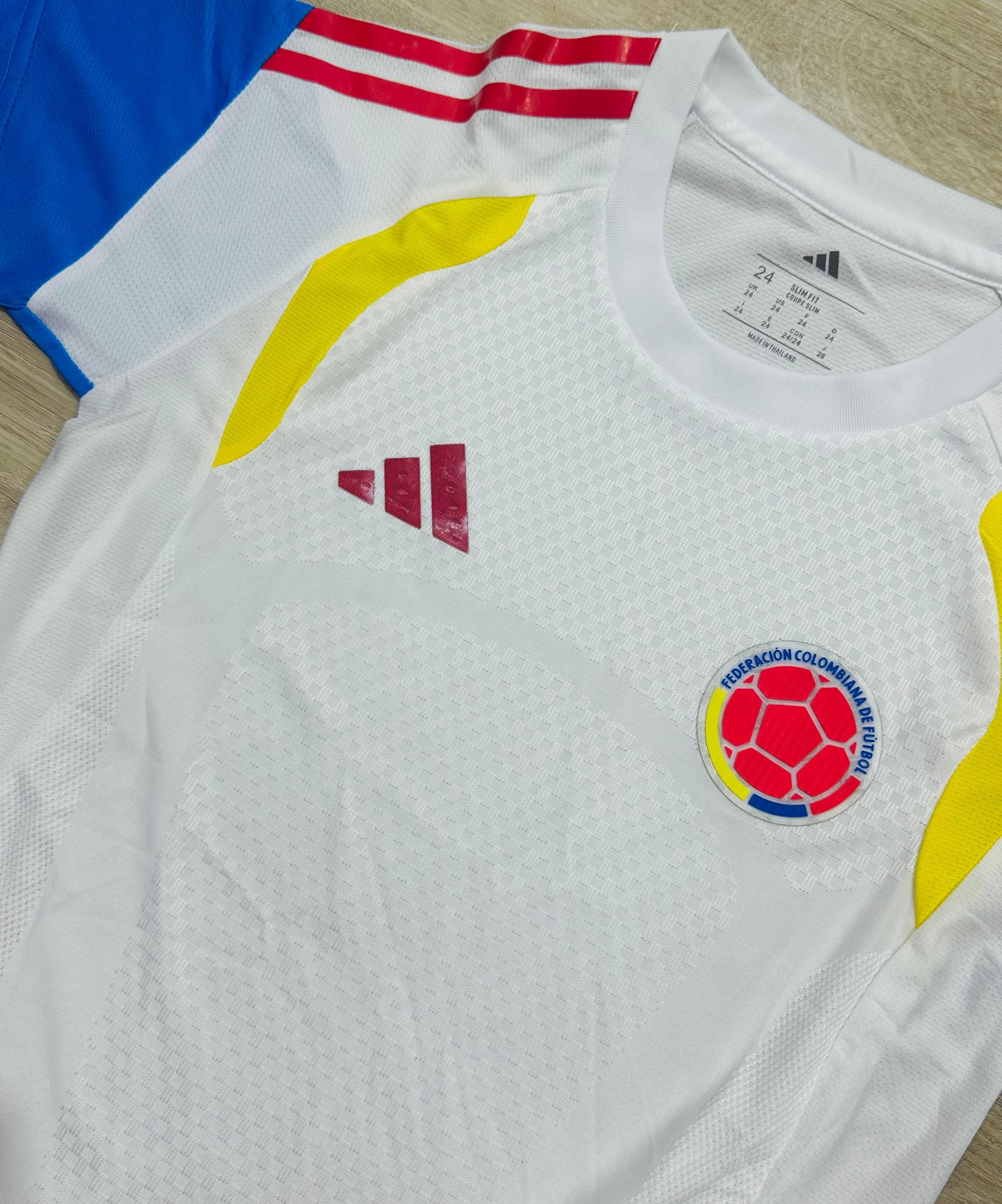 Uniforme entrenamiento Selección Colombia 2026 niño versión jugador