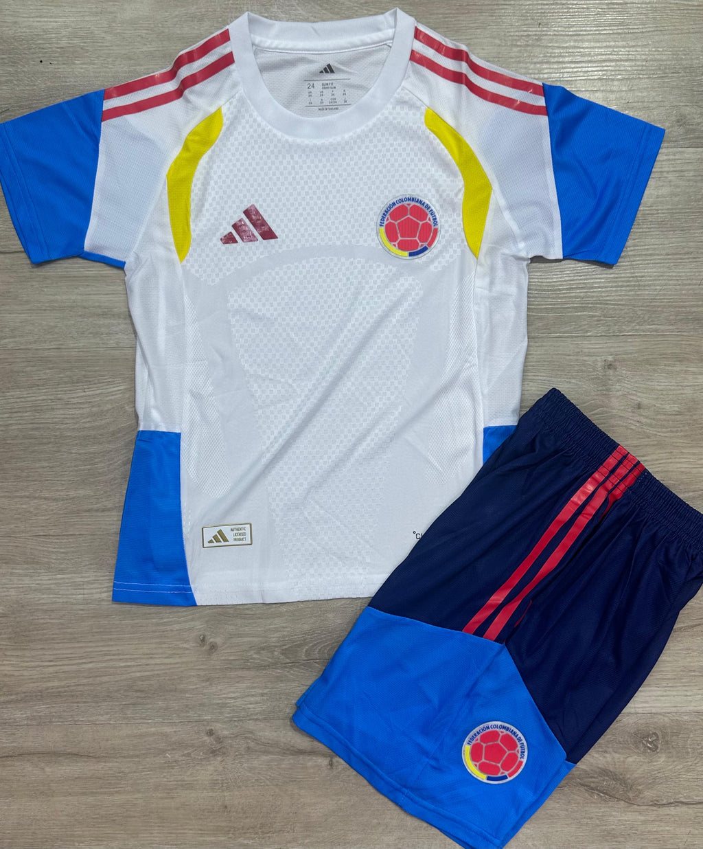 Uniforme entrenamiento Selección Colombia 2026 niño versión jugador